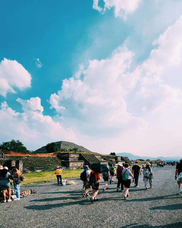 teotihuacan-vip-pyramids-and-tourist-zones-tour