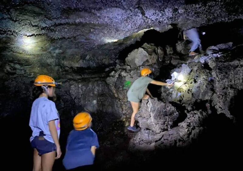 tepoztlan-lava-tunnel-hike-tour