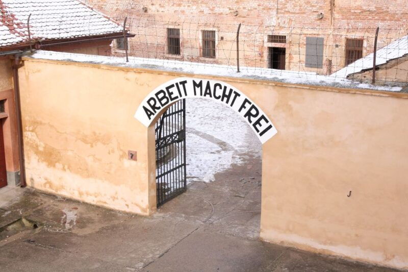 terezin-guided-tour-of-the-concentration-camp-and-museum
