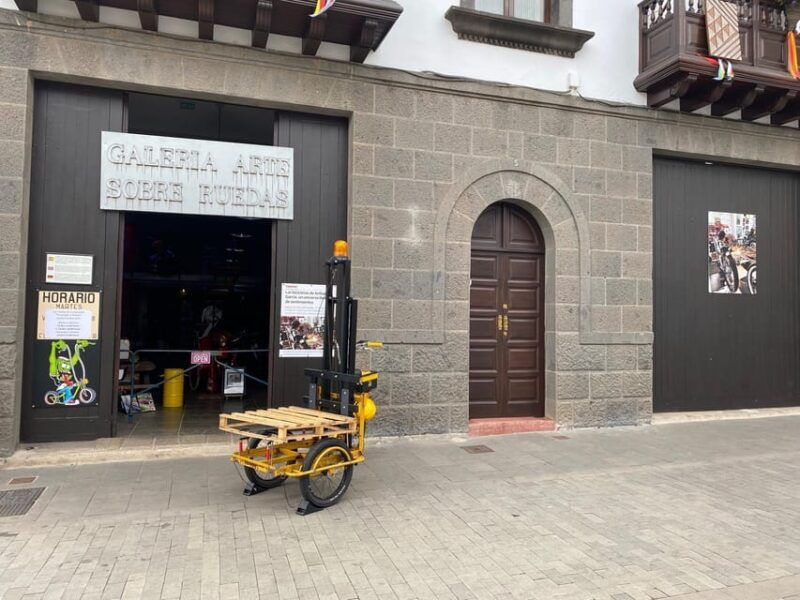 teror-visit-to-art-on-wheels-gallery