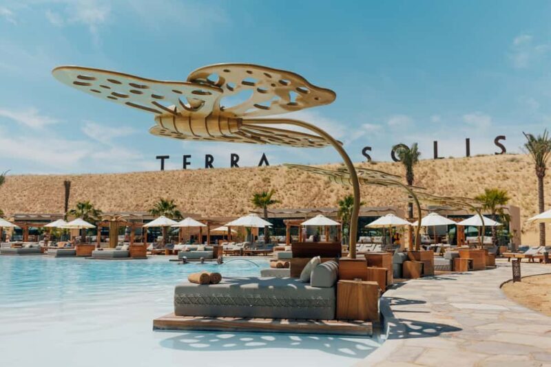 Terra Solis: Unwind and Re-Energize by the Pool - An In-Depth Look at Terra Solis Dubai’s Pool Day Experience