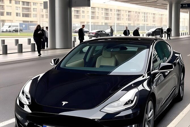 tesla-private-driver-from-cdg-or-orly-airports-to-paris