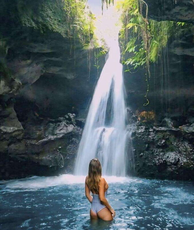 tetebatu-walk-on-rice-terrace-waterfall-and-black-mongky