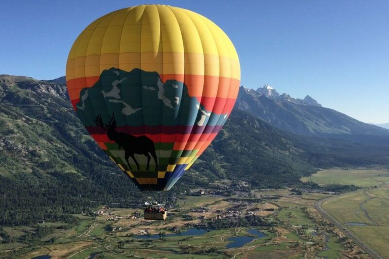teton-village-grand-tetons-sunrise-hot-air-balloon-tour