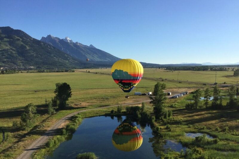 teton-village-grand-tetons-sunrise-hot-air-balloon-tour