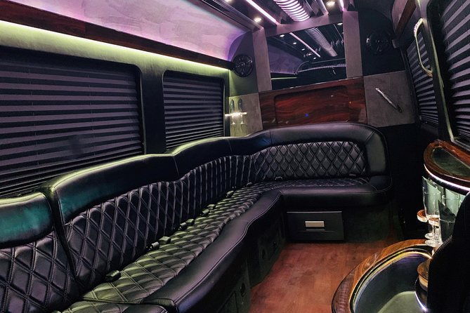 texas-hill-country-group-wine-tour-by-limousine