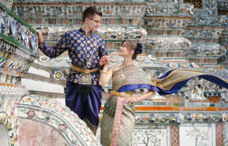 Thai Costume Photographer at Wat Arun/Pho in Bangkok - Key Points