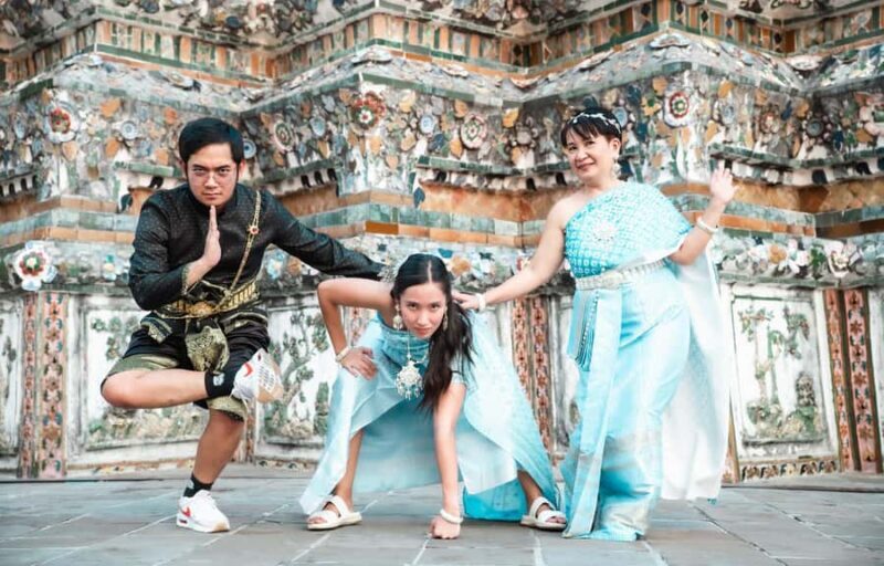 Thai Costume Photographer at Wat Arun/Pho in Bangkok - An In-Depth Look at the Experience