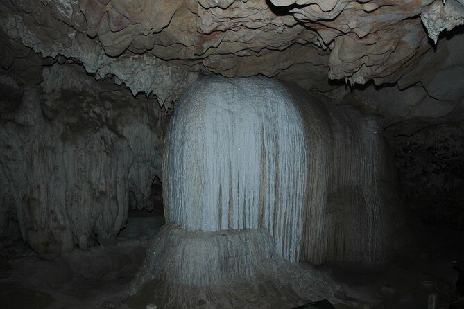 Tham Lod Cave & Pre-Historical Tomb & Bamboo Bridge - FAQ