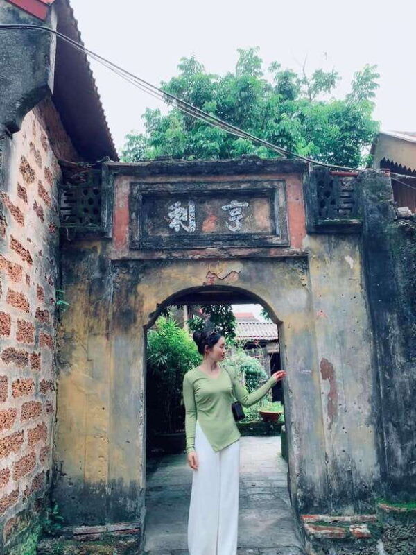 thay-pagoda-duong-lam-ancient-village-1-day-private-trip