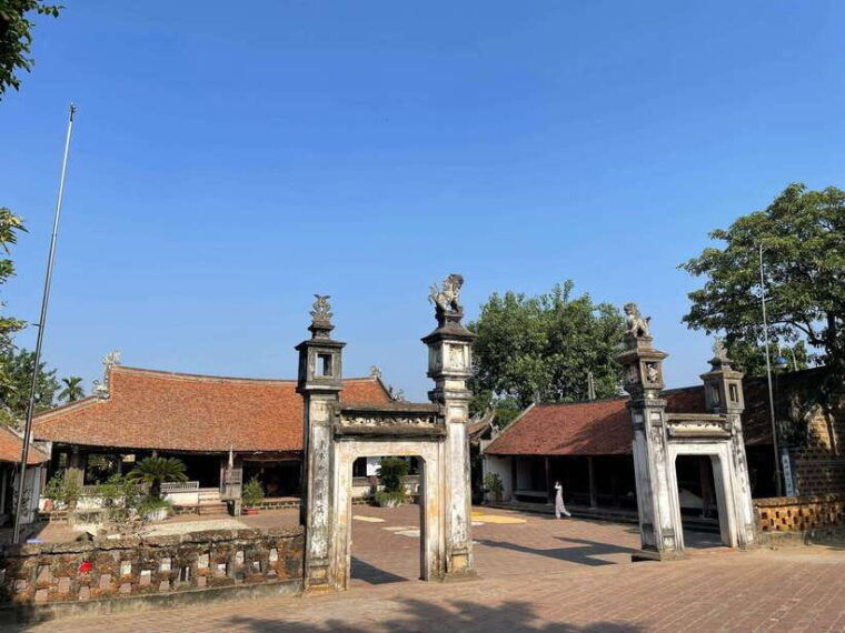 thay-pagoda-duong-lam-ancient-village-1-day-private-trip