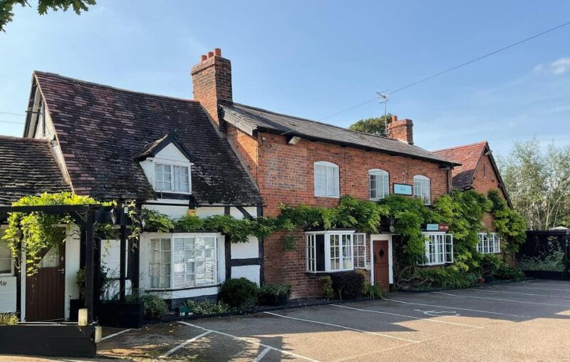 the-alternative-shakespeare-tour-3-course-carvery