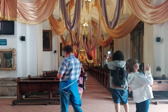 the-antigua-and-san-juan-del-obispo-palace-from-port-quetzal-group