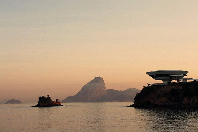 the-architecture-of-niemeyer-the-niemeyer-path-in-niteroi