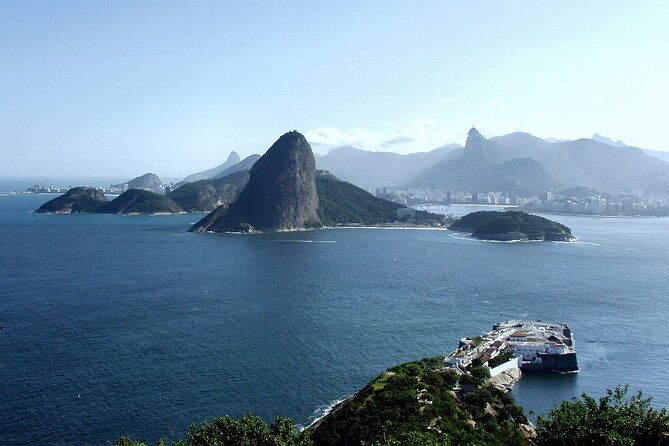 the-architecture-of-niemeyer-the-niemeyer-path-in-niteroi