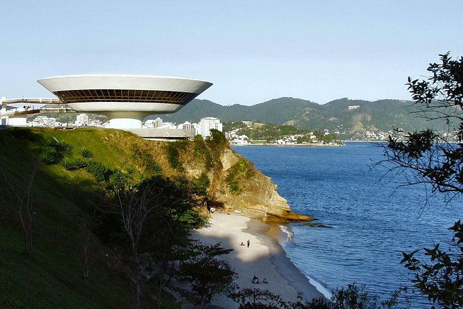 the-architecture-of-niemeyer-the-niemeyer-path-in-niteroi