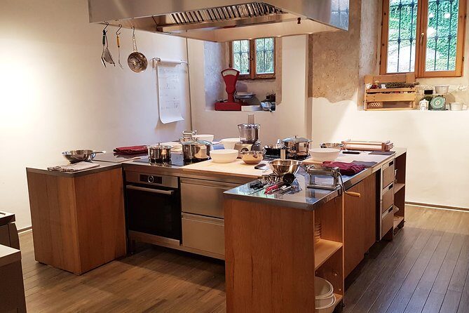 The Art of Making Pizza-Cooking Class in Unique Location with Italian Pizzachef - The Meal and Drinks