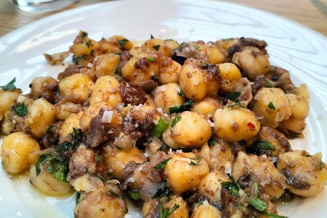 the-barcelona-la-boqueria-and-sant-antoni-markets-adventure