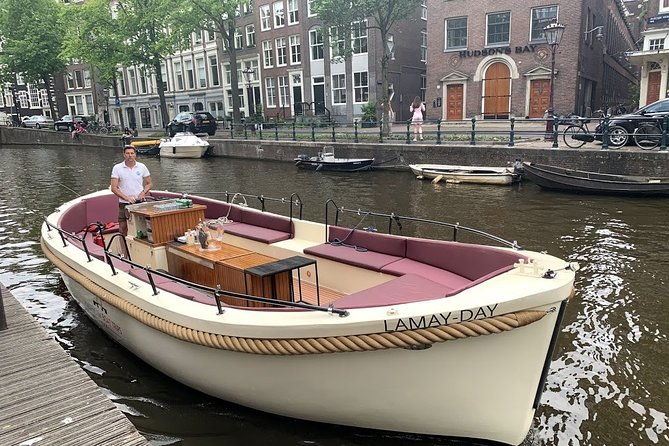 the-best-boat-trip-through-the-amsterdam-canals