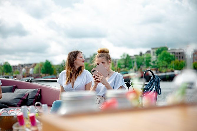 the-best-boat-trip-through-the-amsterdam-canals