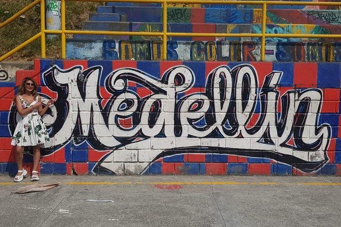 the-best-comuna-13-graffiti-tour-plaza-botero-and-cable-cars