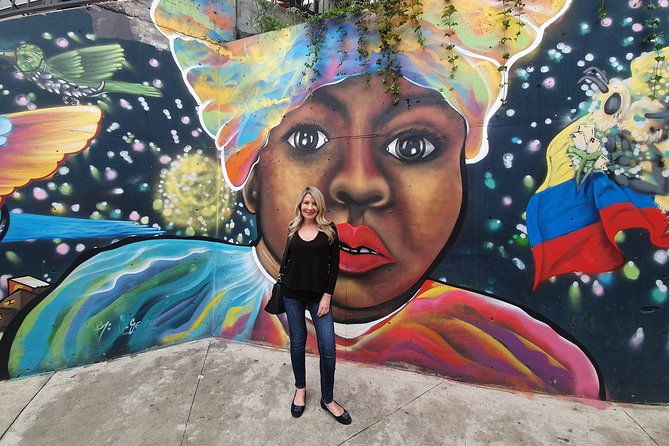 the-best-comuna-13-graffiti-tour-plaza-botero-and-cable-cars