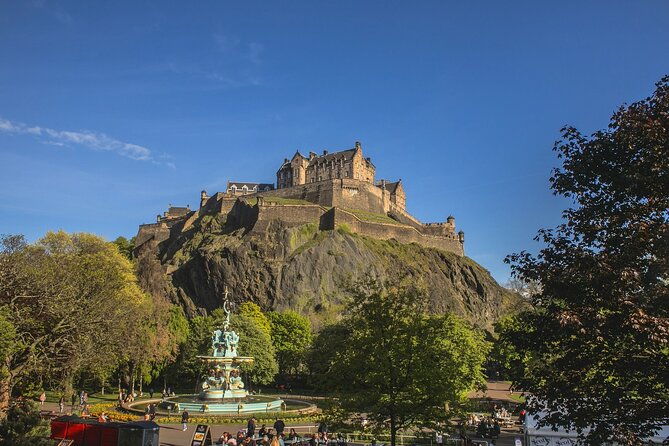 the-best-of-edinburgh-private-walking-tour-with-edinburgh-castle