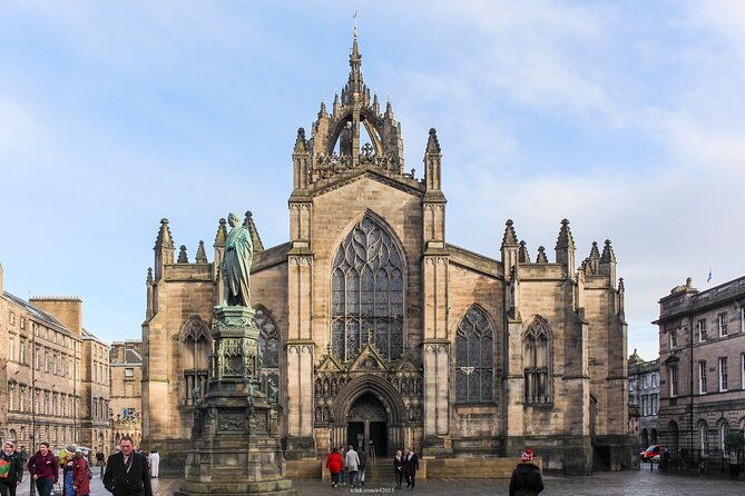 the-best-of-edinburgh-private-walking-tour-with-edinburgh-castle
