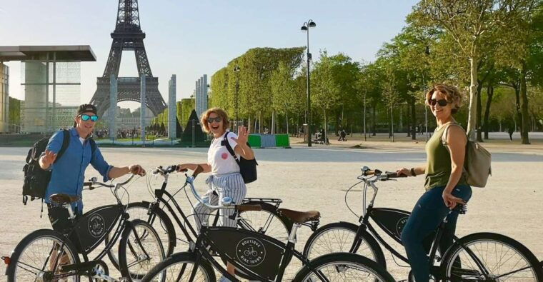 the-best-of-paris-small-group-bike-tour-like-a-local