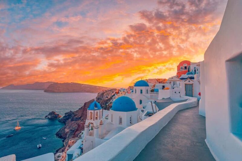 The Best of Santorini in 2 Hours - An Overview of the Experience