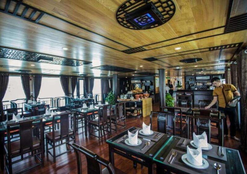 the-best-overnight-cruise-visit-lan-ha-bay-viet-hai-village