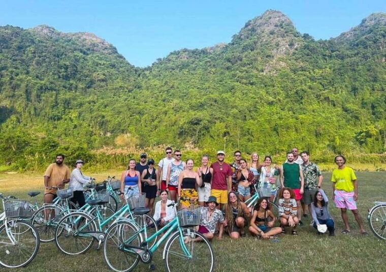 the-best-overnight-cruise-visit-lan-ha-bay-viet-hai-village