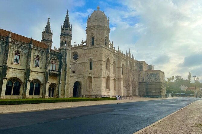 the-best-walking-tour-in-belem-with-jeronimos-ticket-included