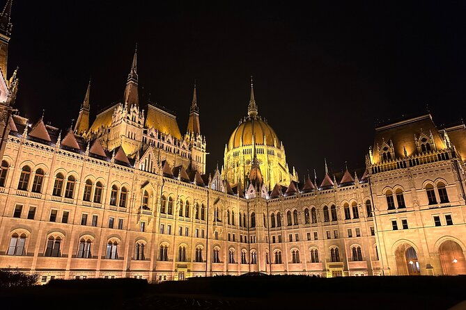 the-bright-lights-of-budapest-private-walking-tour-with-boat-cruise-drink