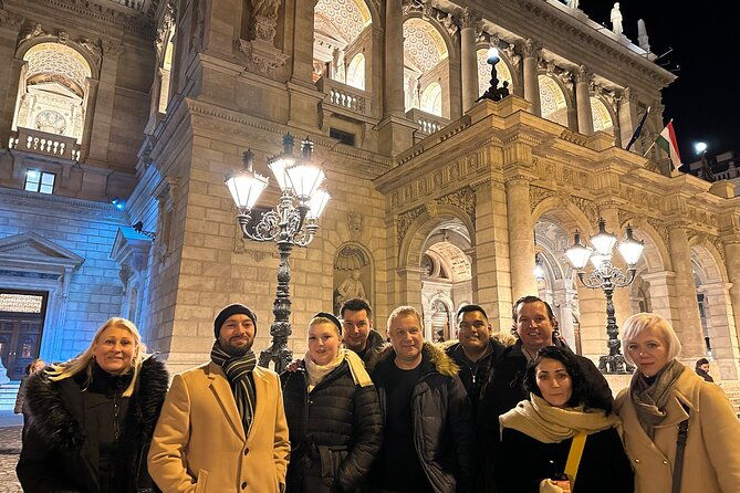 the-bright-lights-of-budapest-private-walking-tour-with-boat-cruise-drink