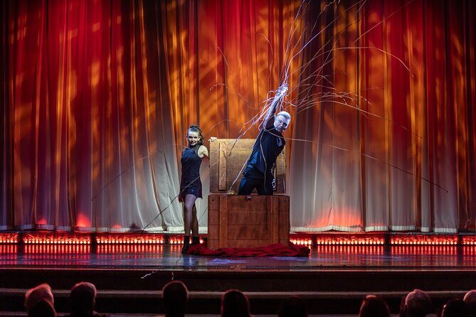 'The Cabaret' Garry & Janine Magic & Comedy Dinner Show - Is This Show for You?
