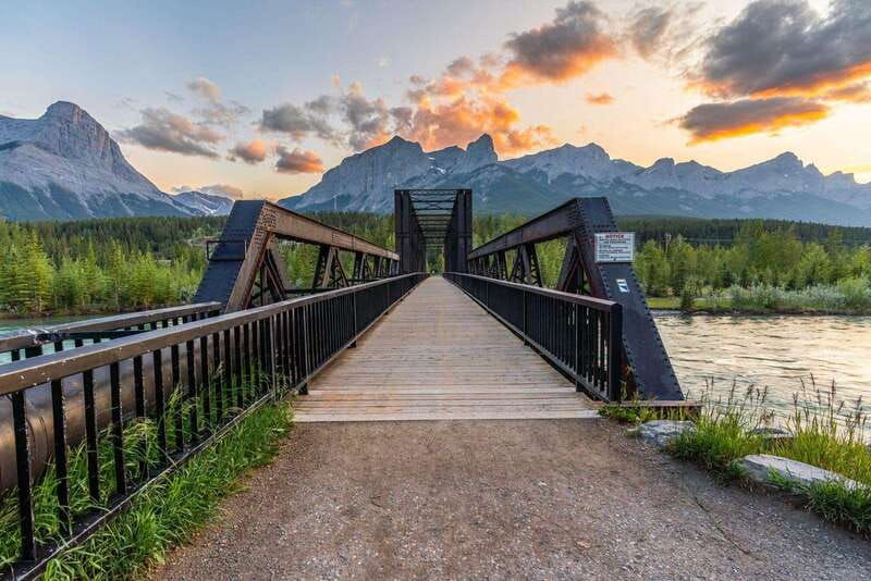 the-canmore-history-tour-cowboys-and-coal-miners-1-5h-walk