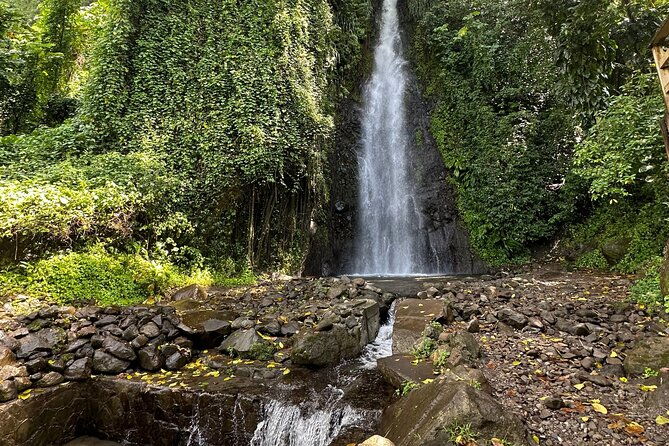 the-cascading-dark-view-falls-and-beach-experience-with-topdawg-taxi-and-tours