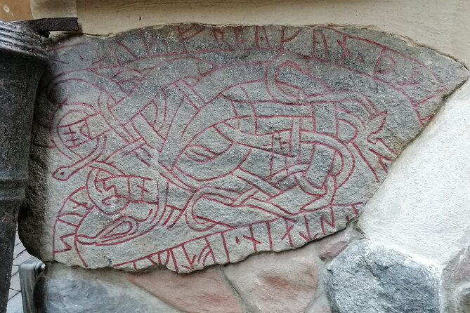 the-charms-of-stockholms-old-town-with-a-taste-of-vikings-mead