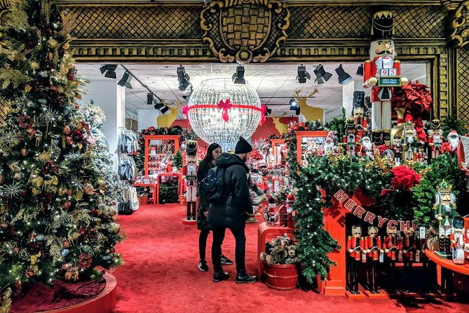 the-christmas-tree-crawl-experience-chicago-at-the-holidays
