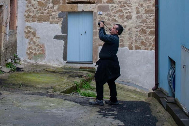 The colors of Bosa: photowalk with tasting and sunset - Exploring Bosa: A Village of Color and Charm