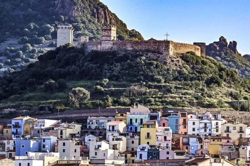 The colors of Bosa: photowalk with tasting and sunset - FAQs