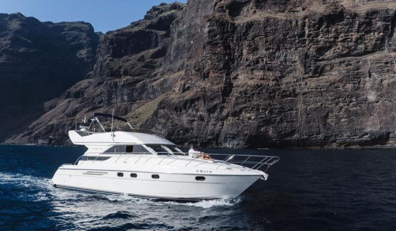 the-cookies-private-luxury-yacht-cruise-with-lunch