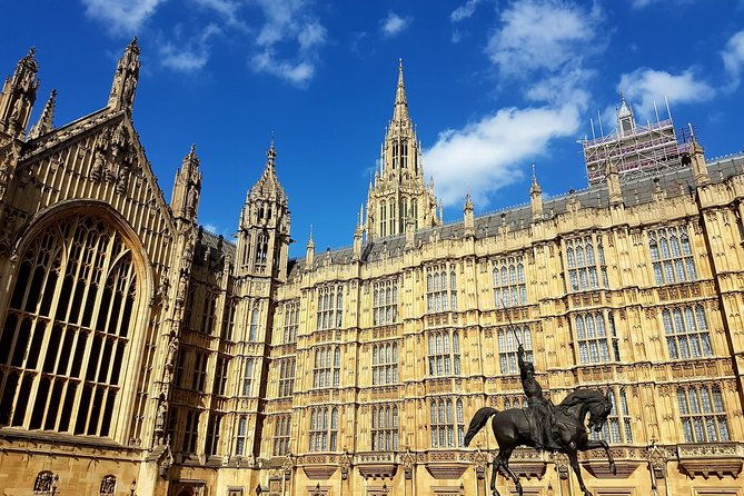 the-crown-british-royalty-walking-tour