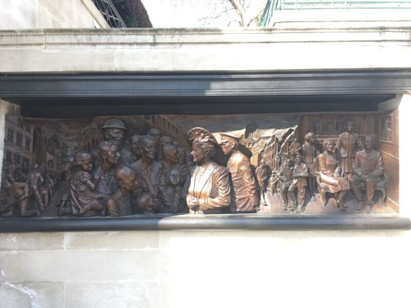 the-crown-walking-tour-of-london