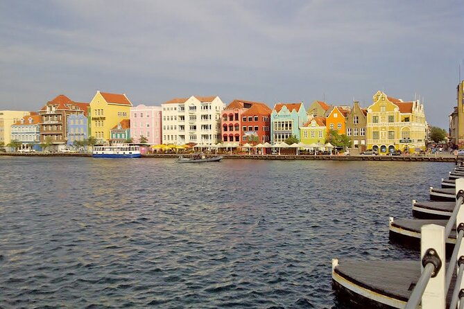 the-curacaos-colorful-history-walking-tour
