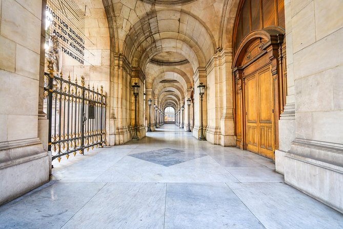 the-da-vinci-code-in-paris-follow-the-trail-with-a-local