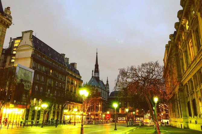 the-dark-side-of-paris-walking-tour