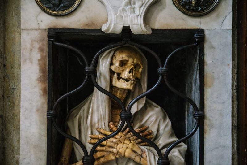 the-dark-side-of-rome-st-sebastiano-and-callisto-catacombs