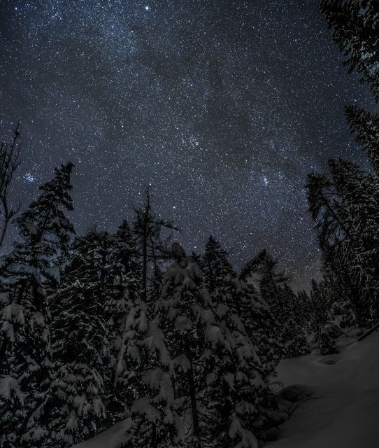 the-dolomites-at-night-with-snowshoes